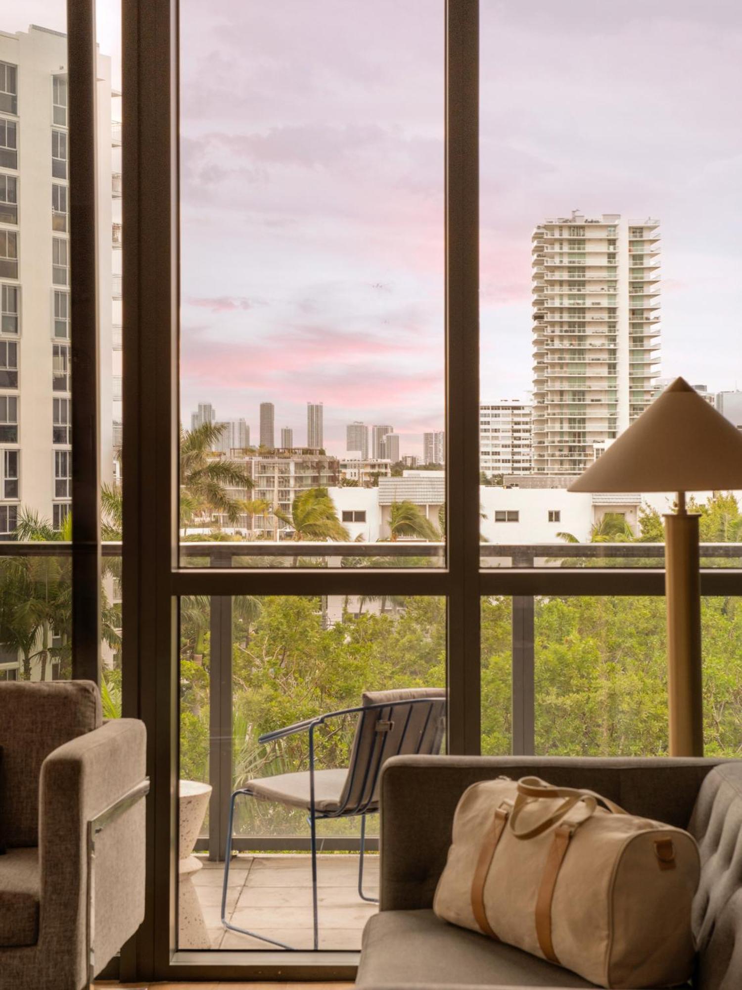 Sonder By Marriott Bonvoy 17West Apartments Маями Бийч Екстериор снимка