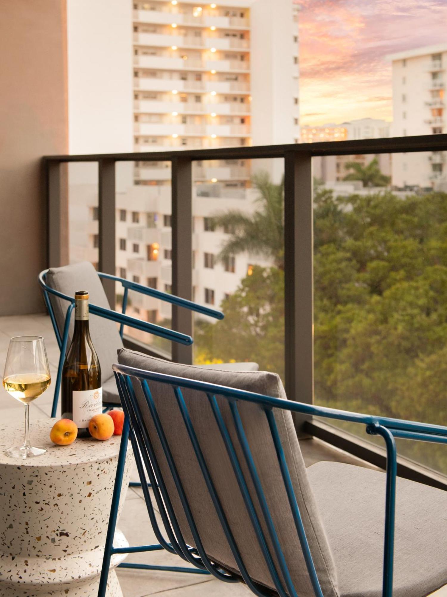 Sonder By Marriott Bonvoy 17West Apartments Маями Бийч Екстериор снимка